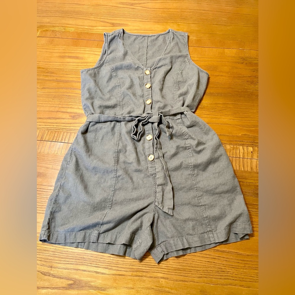 Ladies size Large Button Down Sleeveless Belted Khaki Green Linen Romper